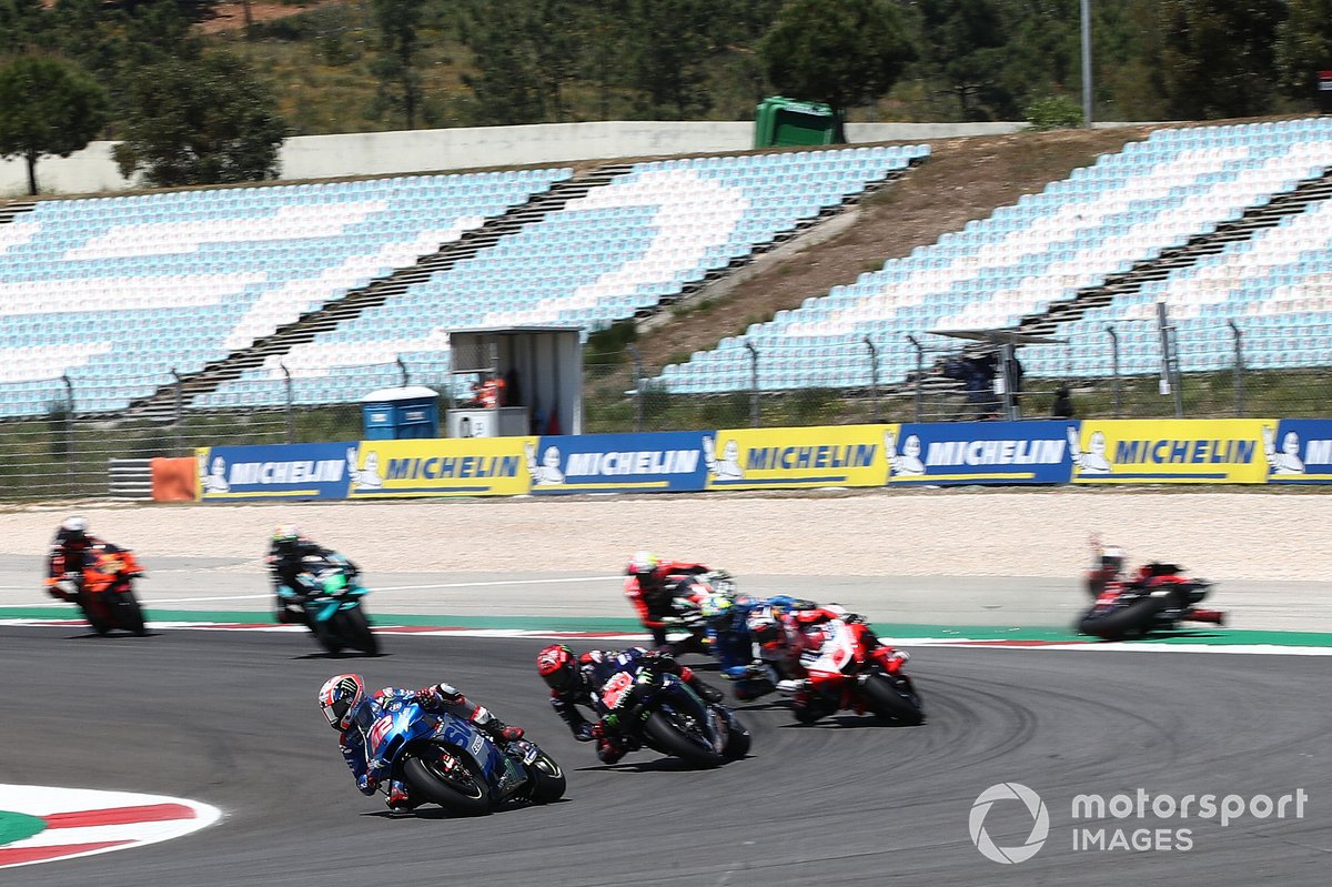 Alex Rins, Team Suzuki MotoGP líder, Jack Miller, Ducati Team cae