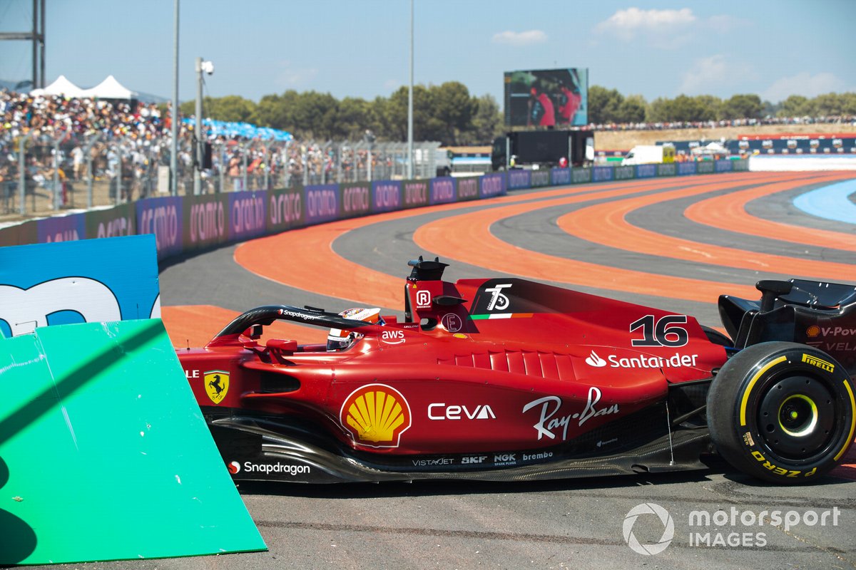 Accidente de Charles Leclerc cuando lideraba el GP de Francia 2022 de F1