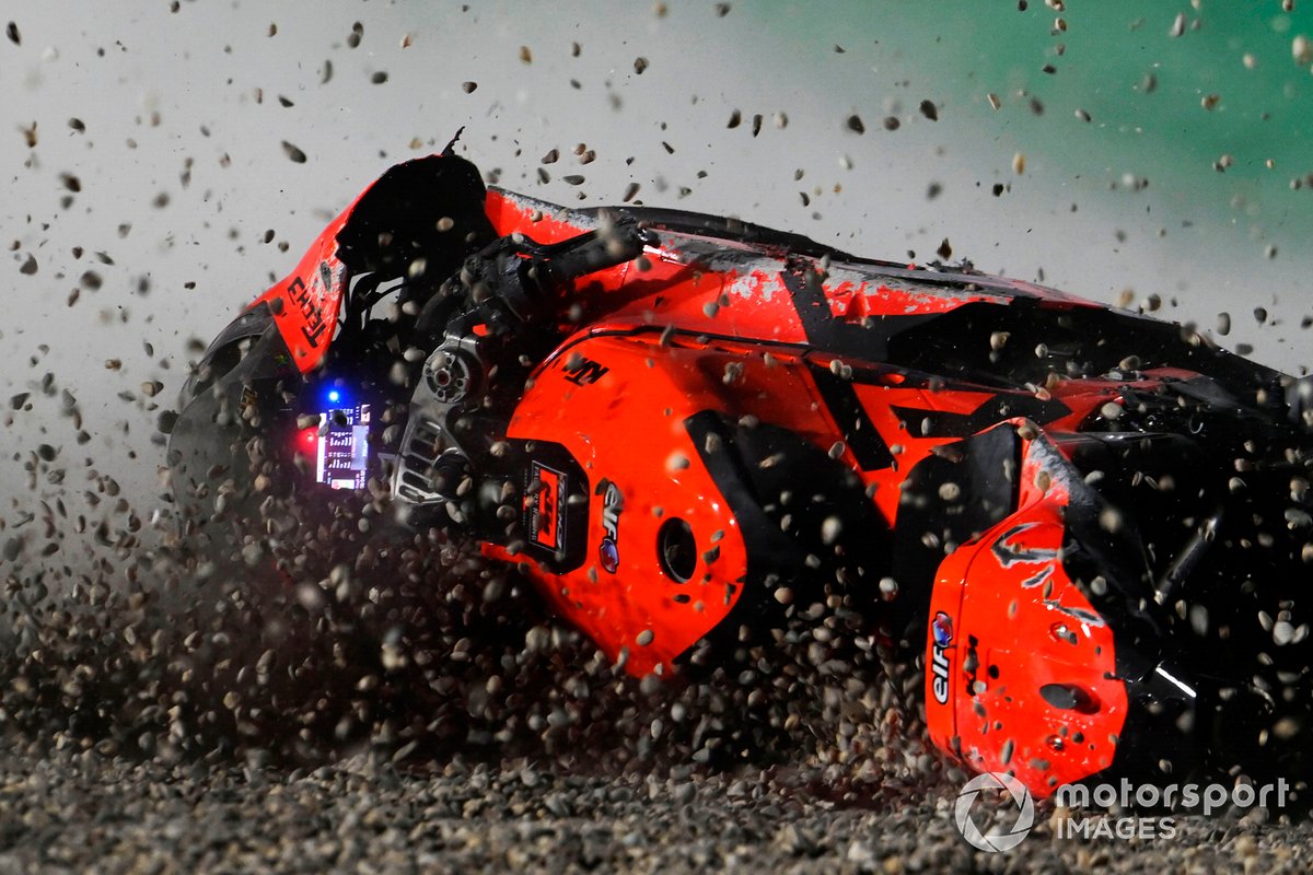 La caída de Danilo Petrucci, KTM Tech3