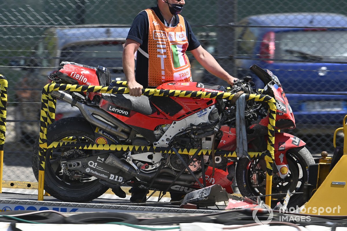 francesco-bagnaia-ducati-team-1-1251 Moto dañada de Francesco Bagnaia, Ducati Team