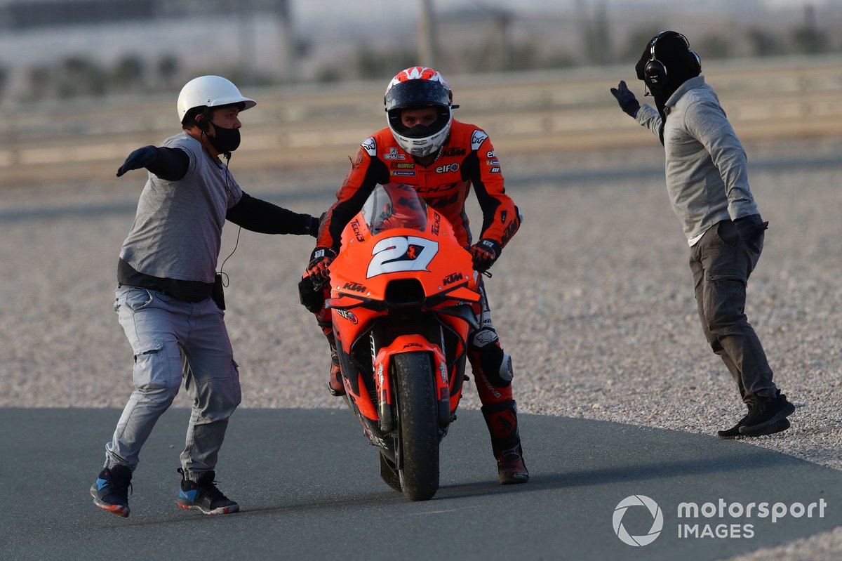 Caída de Iker Lecuona, KTM Tech3