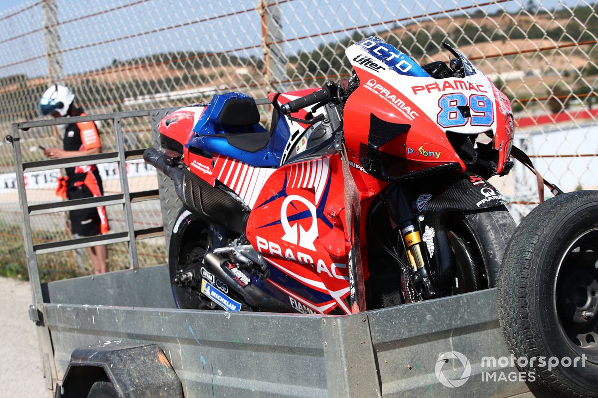 La moto de Jorge Martin, Pramac Racing, tras la caída