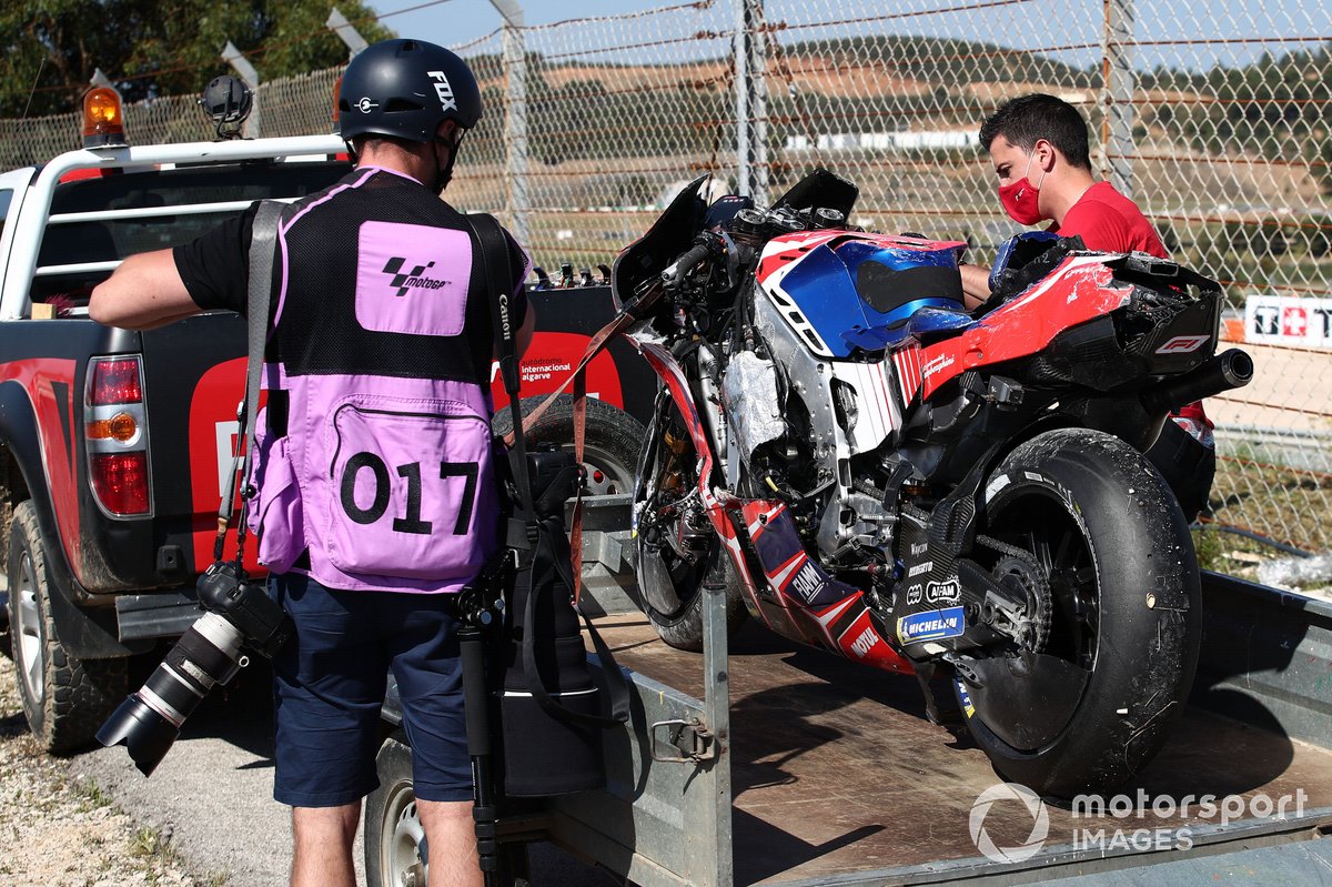 La moto de Jorge Martin, Pramac Racing, tras la caída