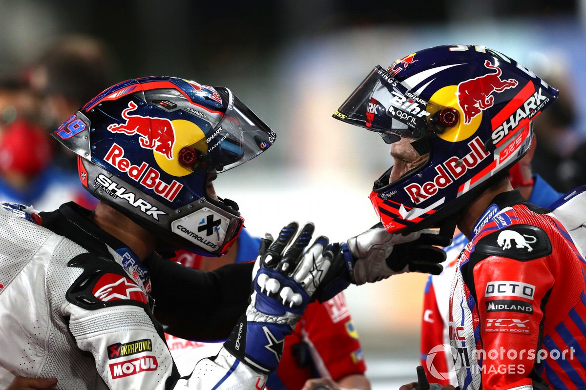 Tercer lugar Jorge Martin, Pramac Racing y el segundo lugar Johann Zarco, Pramac Racing
