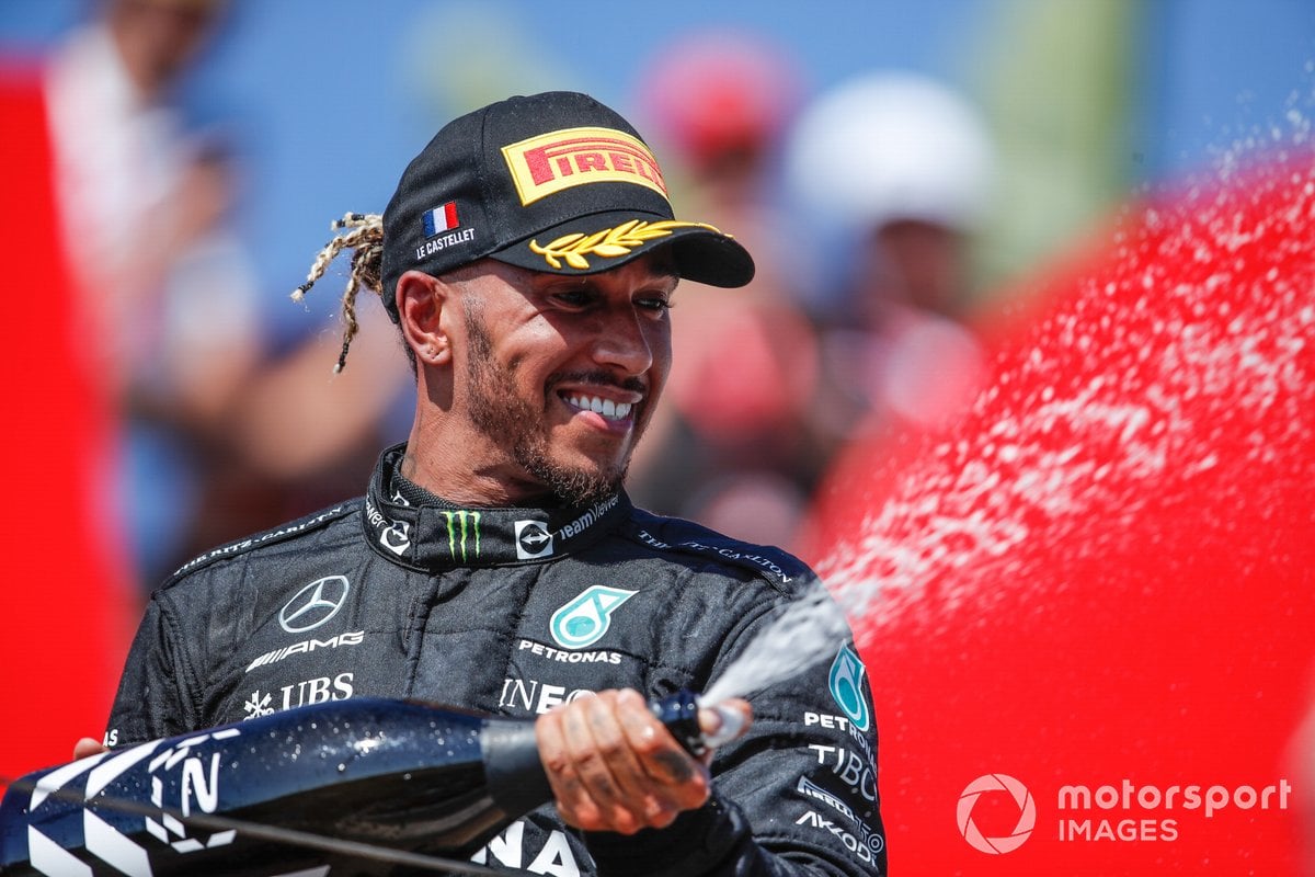 lewis-hamilton-mercedes-amg-2n-1-1