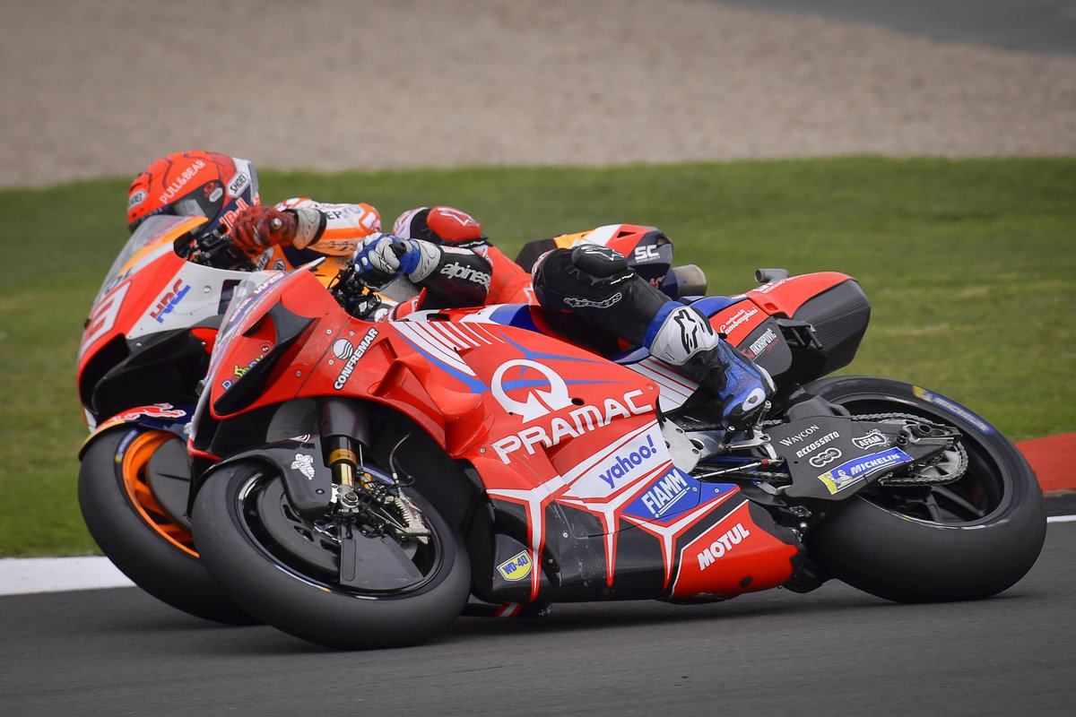 La caída de Marc Márquez, Repsol Honda Team, y Jorge Martín, Pramac Racing