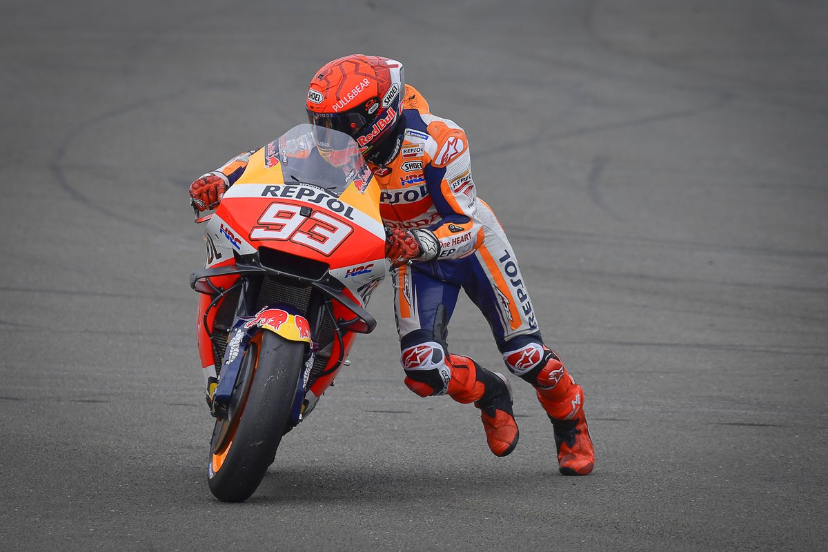 Marc Márquez, Repsol Honda Team, se cae en el GP de Gran Bretaña