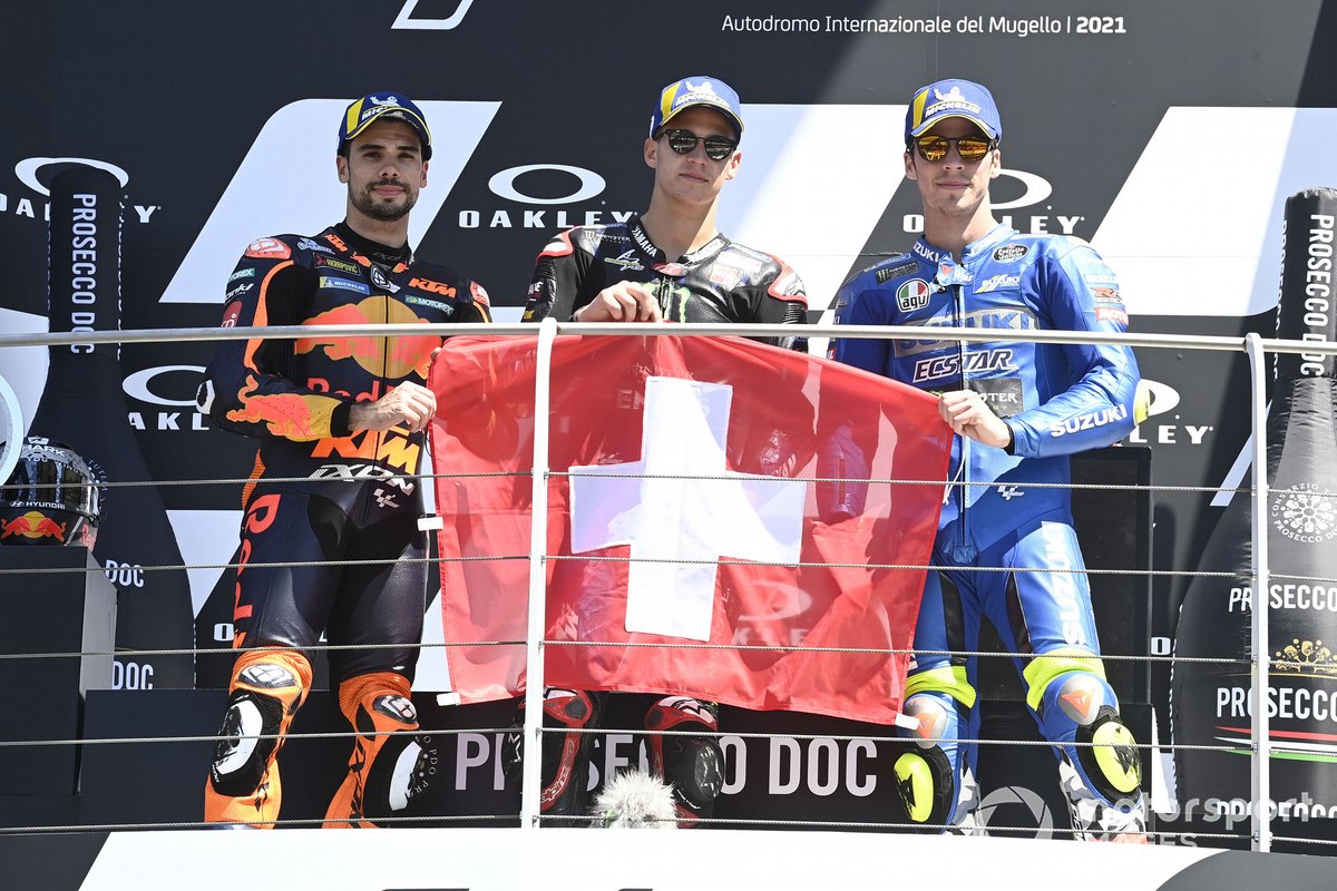 Podio: segundo lugar Miguel Oliveira, Red Bull KTM Factory Racing, ganador Fabio Quartararo, Yamaha Factory Racing, tercer lugar Joan Mir, Team Suzuki MotoGP