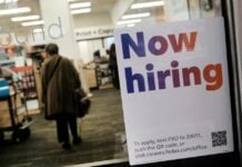 Job creation exceeds expectations in the US and unemployment rate falls to 3.5%