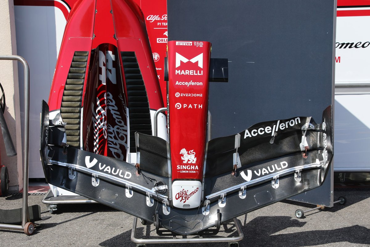 Detalle del morro del Alfa Romeo C42