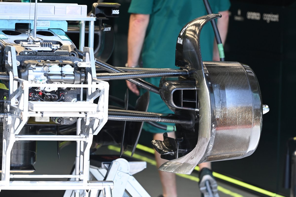 Detalle del freno del Aston Martin AMR22