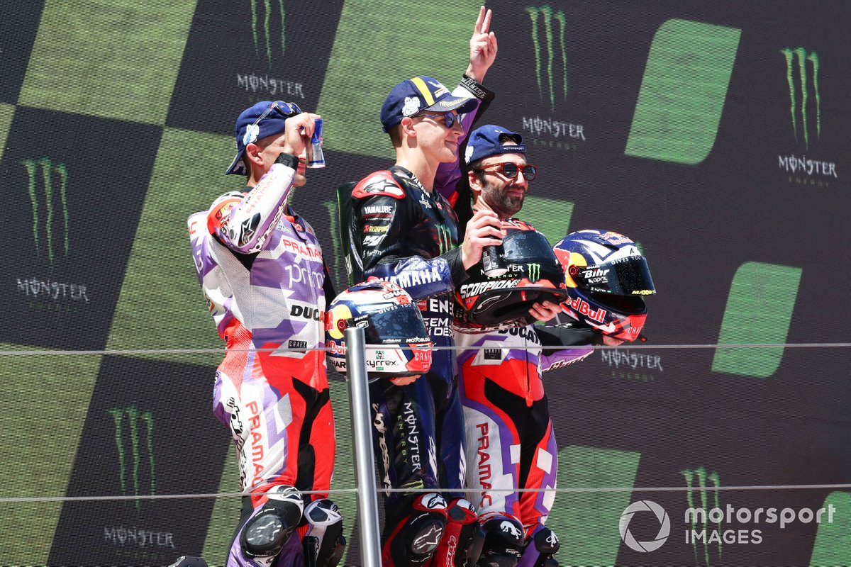 Podio: ganador Fabio Quartararo, Yamaha Factory Racing, segundo lugar Jorge Martin, Pramac Racing, tercer lugar Johann Zarco, Pramac Racing