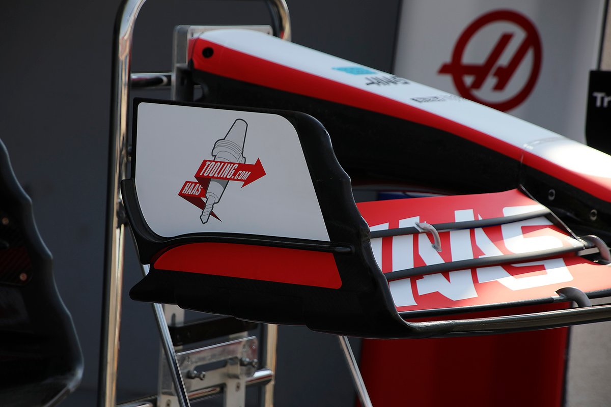 Detalle del alerón delantero del Haas VF-22