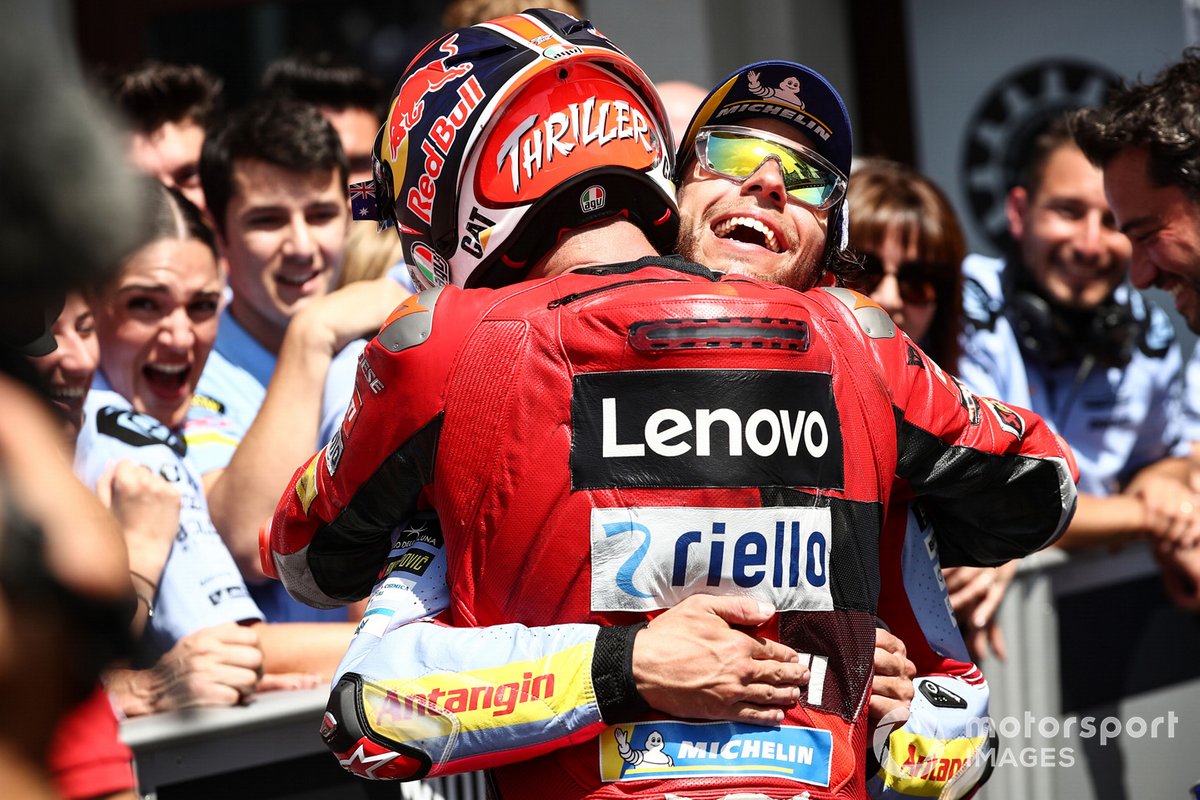 Segundo lugar Jack Miller, Ducati Team, ganador Enea Bastianini, Gresini Racing