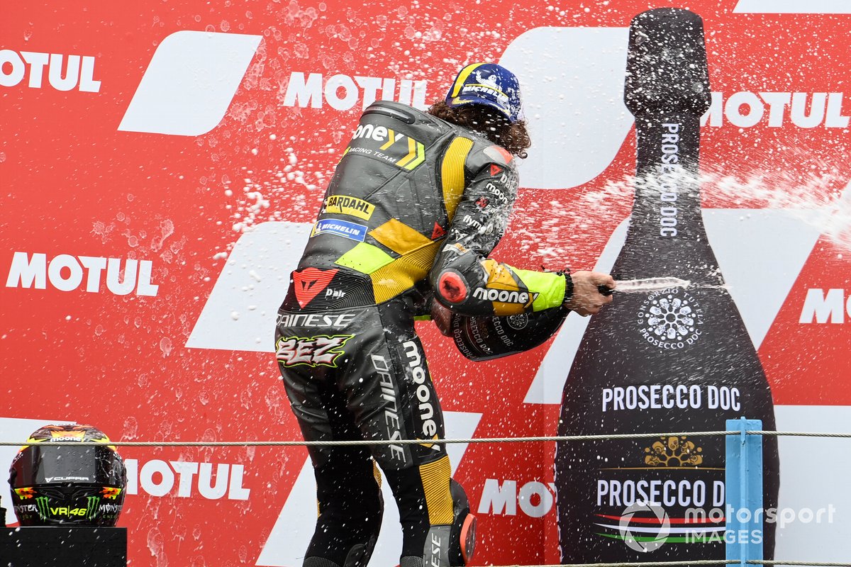 Podio: segundo lugar Marco Bezzecchi, VR46 Racing Team