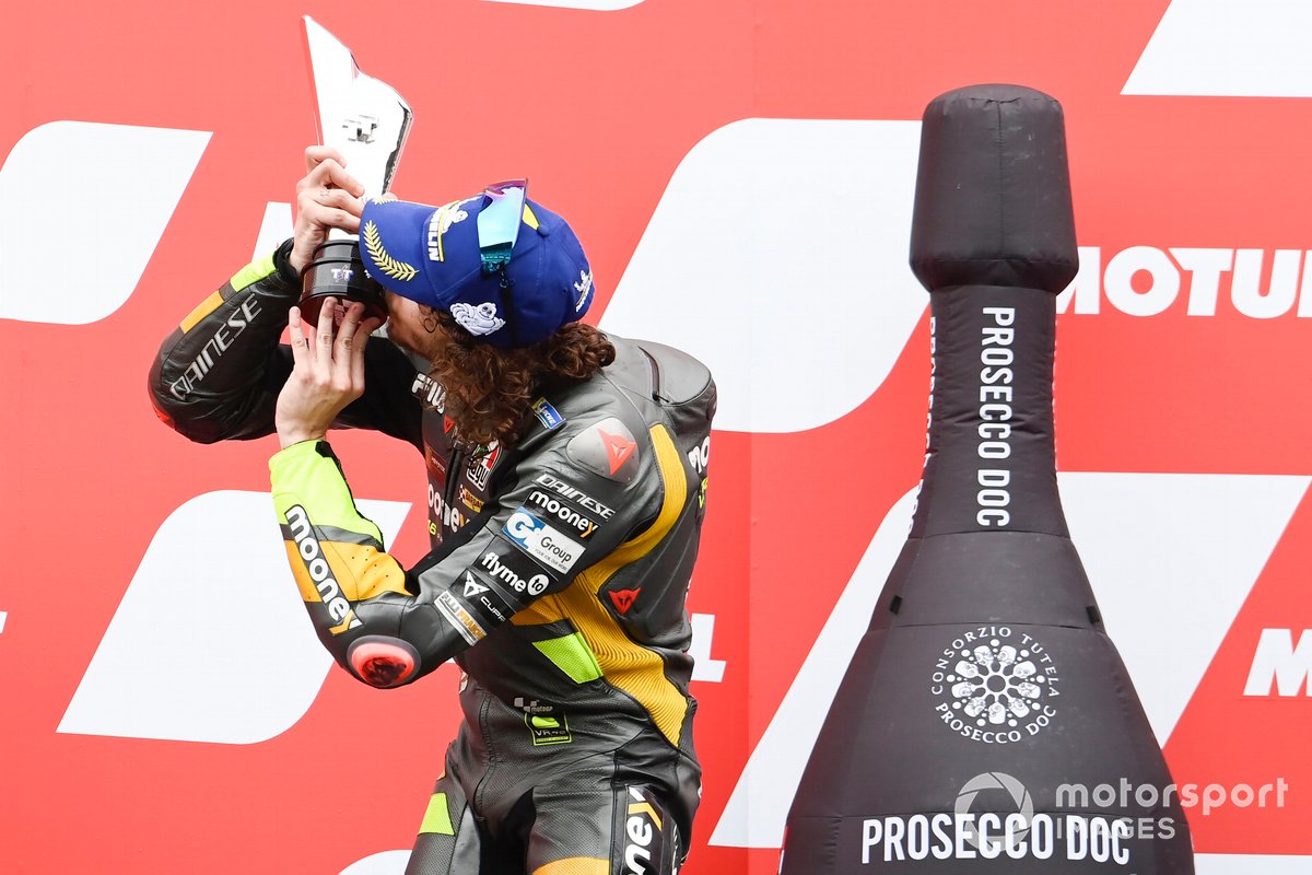 Podio: segundo lugar Marco Bezzecchi, VR46 Racing Team