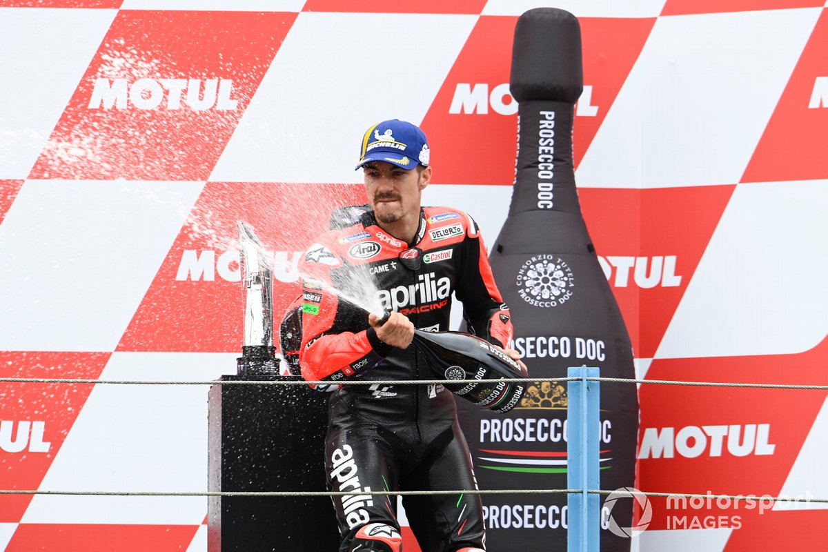 Podio: tercer lugar Maverick Viñales, Aprilia Racing Team