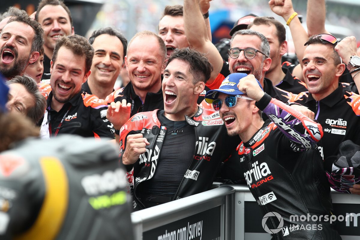 Maverick Viñales, Aprilia Racing Team, Aleix Espargaró, Aprilia Racing Team