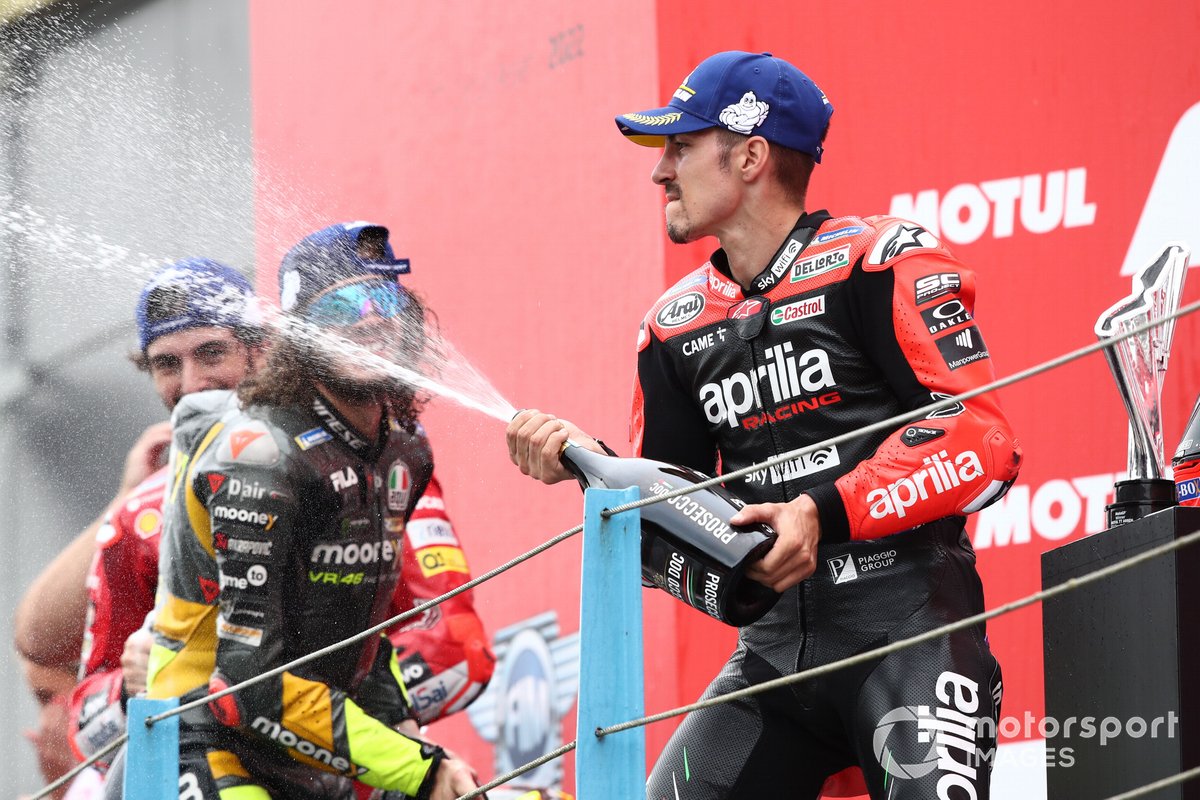Podio: tercer lugar Maverick Viñales, Aprilia Racing Team