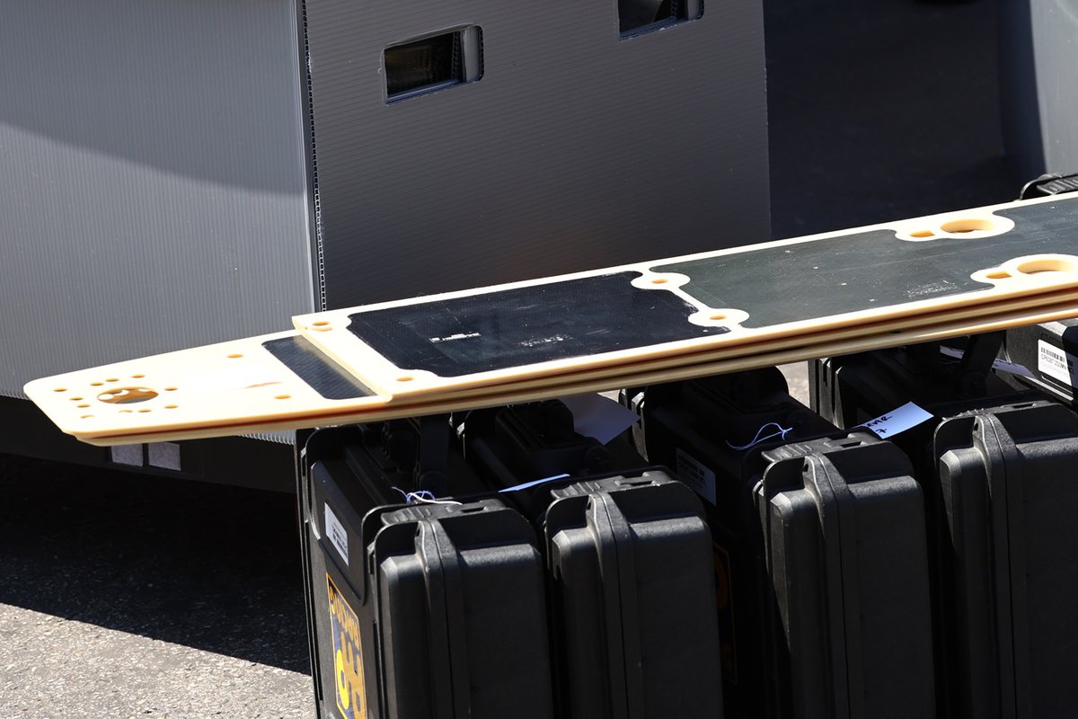 Tablas del McLaren MCL36 desmontadas