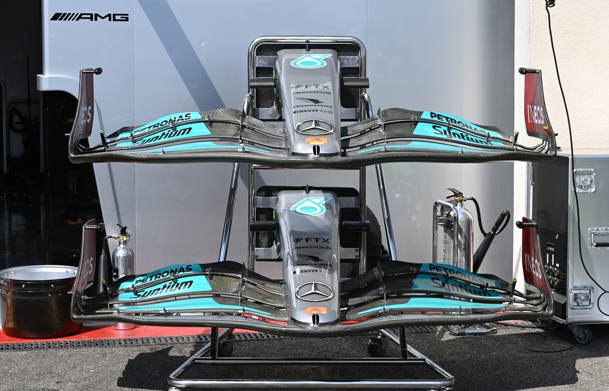 Detalle del morro y del alerón delantero del Mercedes W13
