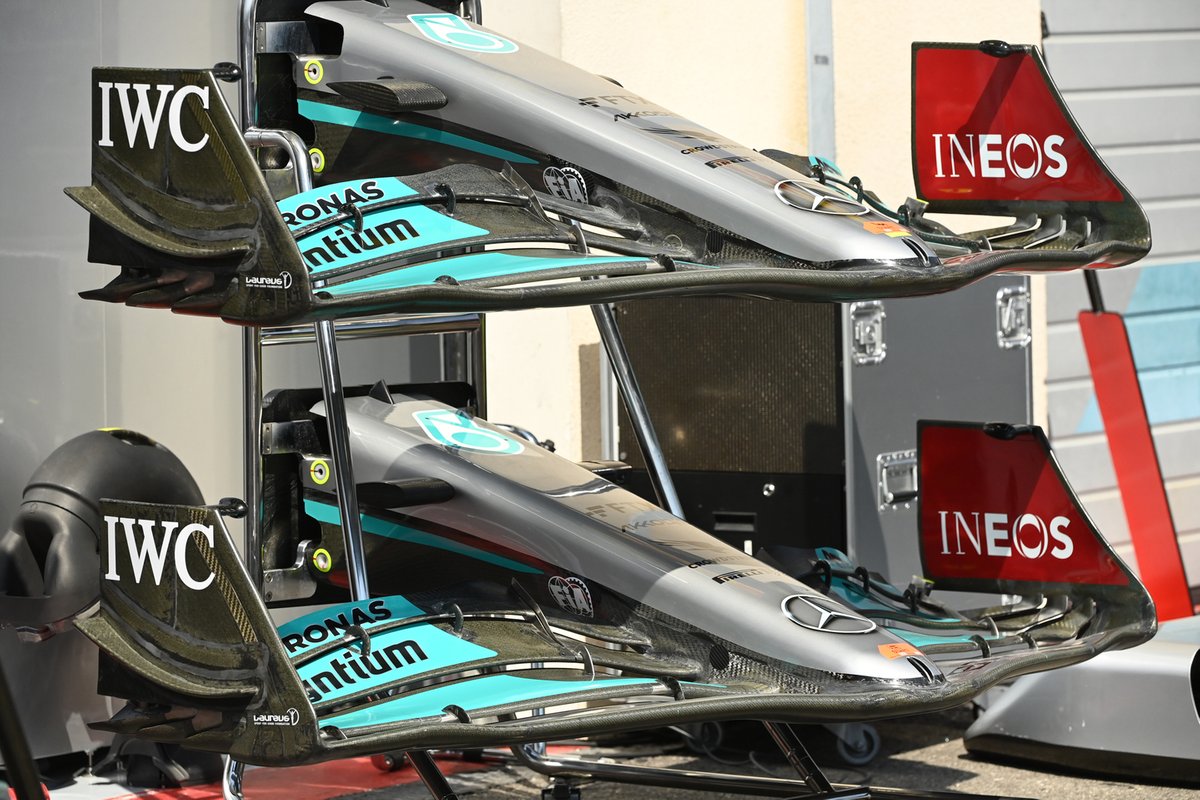 Detalle del morro y del alerón delantero del Mercedes W13
