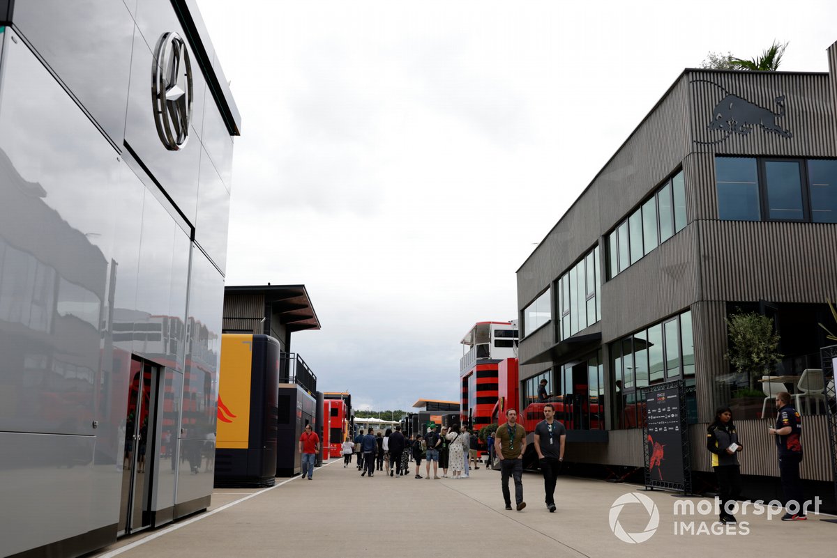Paddock atmosphere