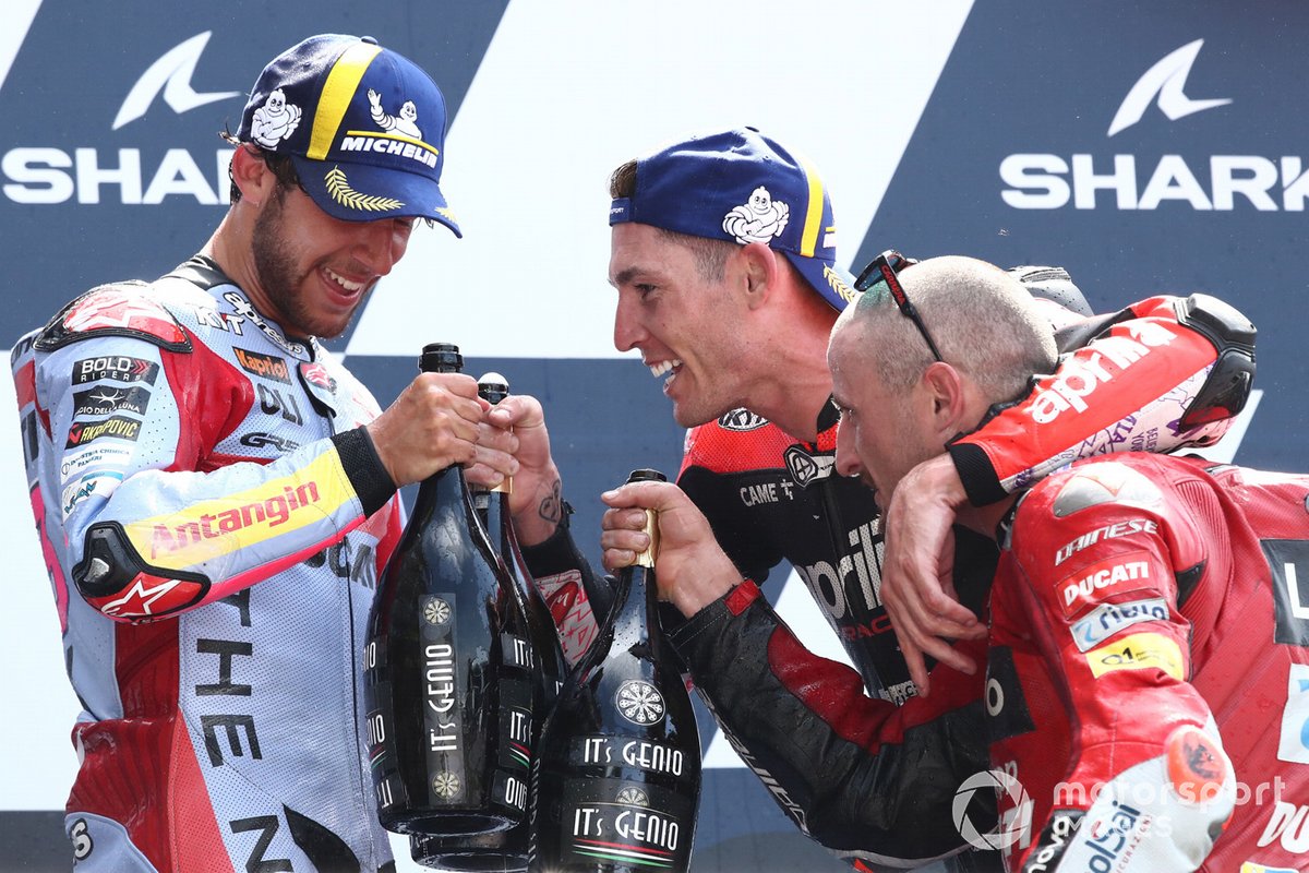 Podio: ganador de la carrera Enea Bastianini, Gresini Racing, segundo lugar Jack Miller, Ducati Team, tercer lugar Aleix Espargaro, Aprilia Racing Team