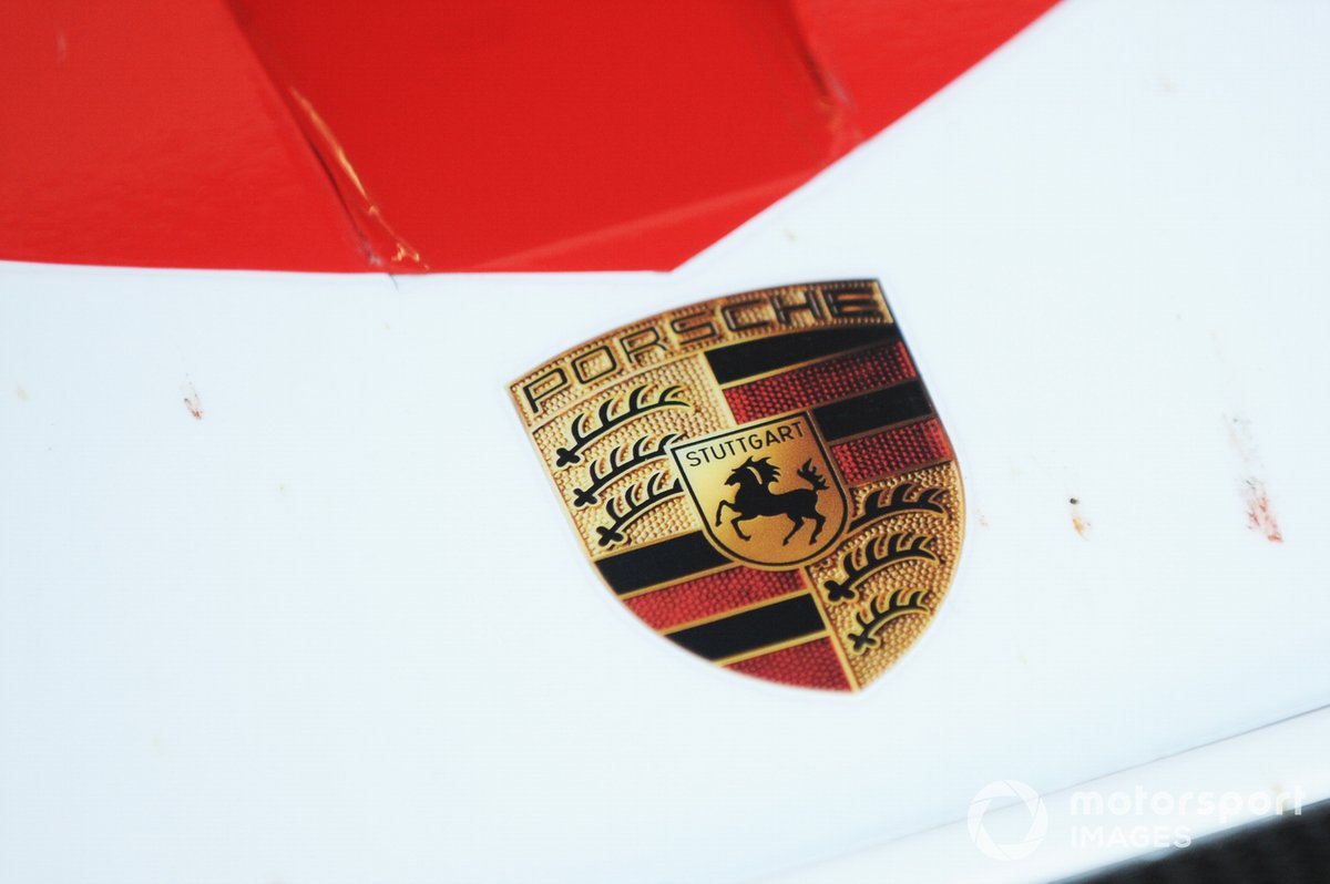 Porsche GT Team logo