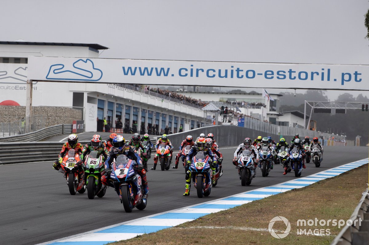 Race start, Toprak Razgatlioglu, Pata Yamaha WorldSBK leads