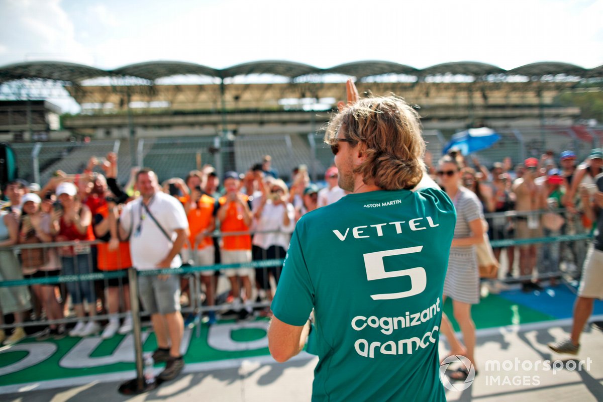 sebastian-vettel-aston-martin-1-14