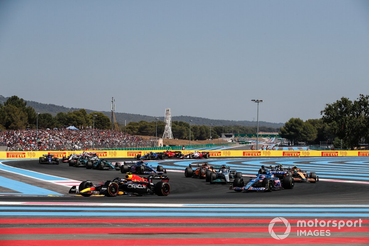 Sergio Pérez, Red Bull Racing RB18, Fernando Alonso, Alpine A522, Lando Norris, McLaren MCL36, George Russell, Mercedes W13, Daniel Ricciardo, McLaren MCL36