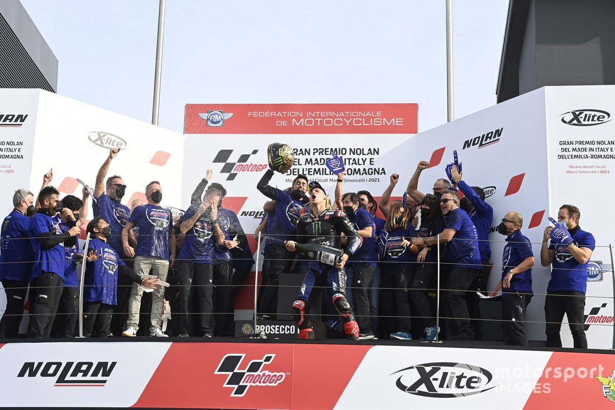 El Campeón del Mundo Fabio Quartararo, Yamaha Factory Racing celebra
