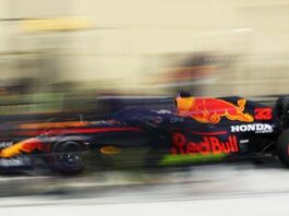 Die neue Formel-1-Saison steht in den Satrtlöchern.