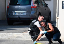 The author of a shooting in front of a mosque in Brest (France) that left two wounded is found dead
