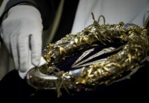 Paris cathedral fire: Jesus' Crown of Thorns and Saint Louis Robe were saved from the flames at Notre Dame