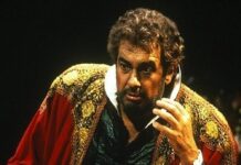 What has been the longest applause in history?