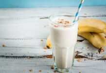 Vanilla and banana smoothie, easy step-by-step recipe