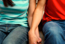 Mating favors monogamy