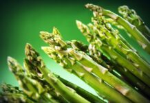 Detecting the smell of asparagus in your pee is genetic
