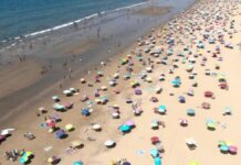 United Kingdom excludes the Balearic Islands and the Canary Islands from its 'green list' of tourist destinations | Coronavirus measures