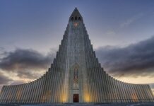 Hallgrimskirkja (Iglesia de Hallgrimur) in Reykjavik, Iceland