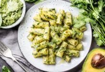Basil, olive oil and garlic sauce recipe – perfect for a pasta or fish