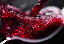 The curious applications of wine for cleaning the house