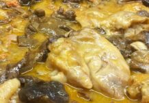 Pork trotters: grandma's homemade recipe in sauce