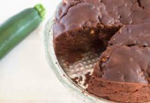 Zucchini and chocolate sponge cake, homemade recipe