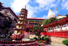 Visiting Kek Lok Si Temple in Penang, Malaysia