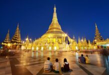 Shwedagon Pagoda in Yangon