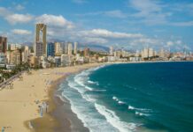 This is the meaning of the flags on the beaches of Spain: green, black, red, blue …