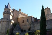 Routes to visit castles in Spain in the summer of 2021